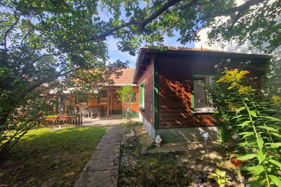 LIEBEVOLLES LANDHAUS FÜR ZWEI PERSONEN IN GRÜNLAGE MIT GESCHLOSSENEM, ABSOLUT UNEINSEHBAREM INNENHOF UND HERRLICHEM GARTEN SAMT GRILLPLATZ UND NEBENGEBÄUDEN, Haus-kauf, 199.000,€, 3465 Tulln