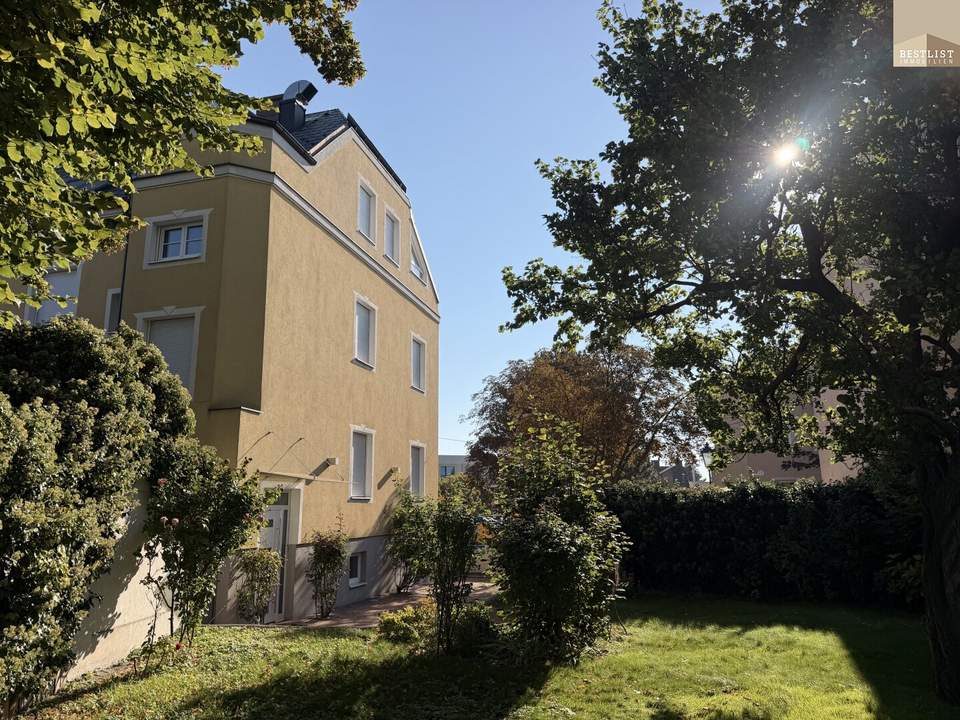 Ärzte, Unternehmer & Familien: Haus in bekannter Lage mit bis zu 3 Wohneinheiten und Grundstück mit Baureserve