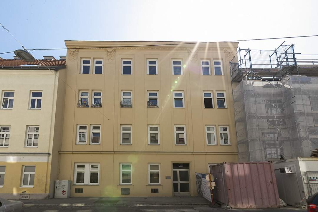 Abt-Karl-Gasse - Zinshaus mit baugenehmigtem DG-Ausbau, Nähe Kutschkermarkt