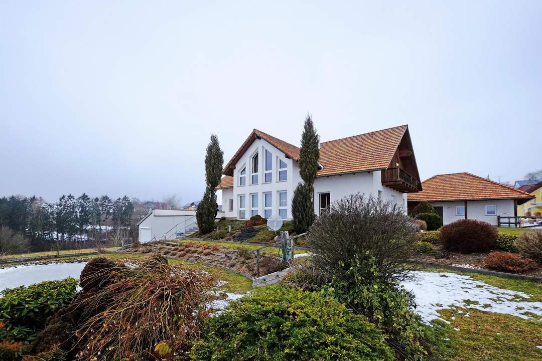 Exklusives Wohnhaus mit Indoorpool und Aussicht und LIFT , 3200 Grundstück NEUER TOPPREIS