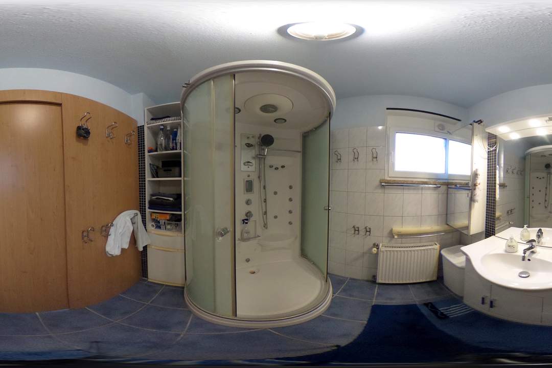 Sonnenhang trifft auf Weitblick! Großzügiges Einfamilienhaus in begehrter Lage von Langaberg