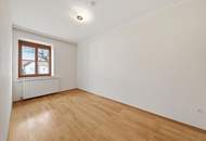 IMPOSANTER LANDSITZ FÜR HOHE ANSPRÜCHE! GROßZÜGIGE WOHN-UND NUTZFLÄCHEN SOWIE ÜBER 5000 m2 LAND