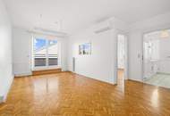 "mit Blick auf die St Elisabeth Kirche mit Terrasse"