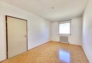 Gemütliche Zwei-Raum-Whg. mit Loggia und Parkmöglichkeit!