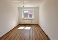 Anlegerwohnung! Schöne helle, neu sanierte 3-Zimmer Wohnung in der Friedhofgasse 9 ~