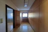 Bungalow mit Wintergarten, Pool und Doppelgarage!