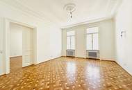 Erstbezug nach Sanierung - Stilaltbauwohnung mit kleinem Balkon