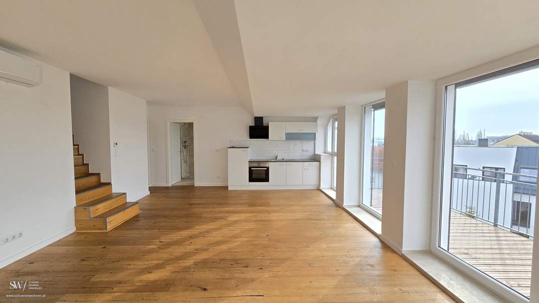 SONNIGER DG-ERSTBEZUG NACH AUSBAU! 4,5 Zimmer Maisonette Wohnung mit 46 m² Terrasse und 17 m² Balkon!