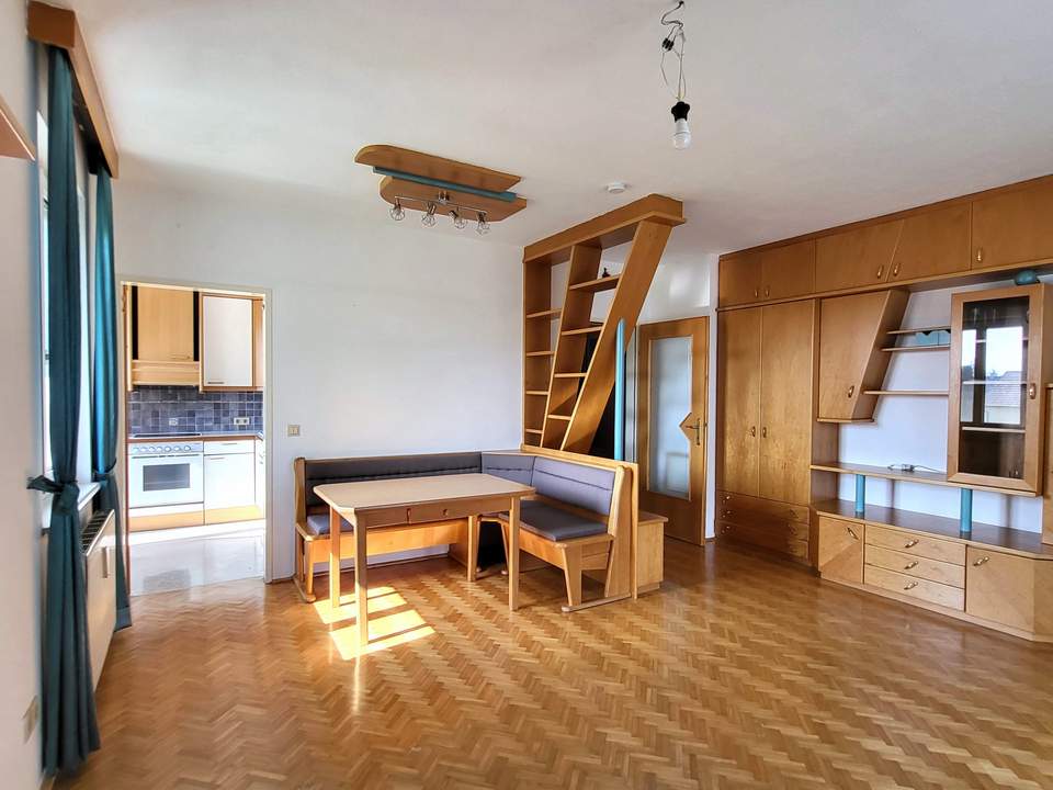4-Raum-Whg. + Balkon + TG-Platz in bester Lage!