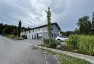Mehrparteienhaus mit Garage/Lager/Büro - Dorfwidmung