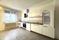 Schwechater Hauptplatz | 2 Zimmer Wohnung mit großzügiger Küche | ca. 65 m² | Innenhoflage