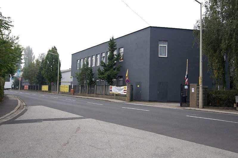 Großzügige Lagerhalle mit zwei Ebenen, Lastenlift und Laderampe in Linz (Infra Center) B WIDMUNG