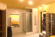 Panorama- & Wohlfühloase am Dunkelsteinerwald mit Hallenbad. Top-Lage zu einem Preis, der zum Zugreifen einlädt.