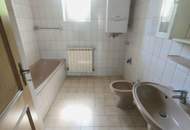 Charmantes Stadthaus in zentraler Lage von Stockerau - 4 Zimmer, idyllischer uneinsehbarer Garten und Nebengebäude