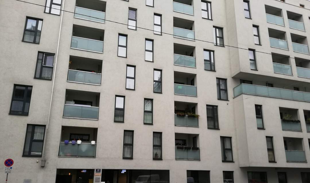 unbefristete 4 Zimmerwohnung mit Loggia