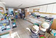 7321 Lackendorf: Ruhelage! Teilsaniertes und bezugsfertiges Einfamilienhaus mit Garage und großem Garten!