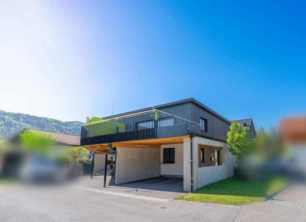 Licht. Weite. Nachhaltigkeit. – Design trifft Natur in moderner Holz-Doppelhaushälfte