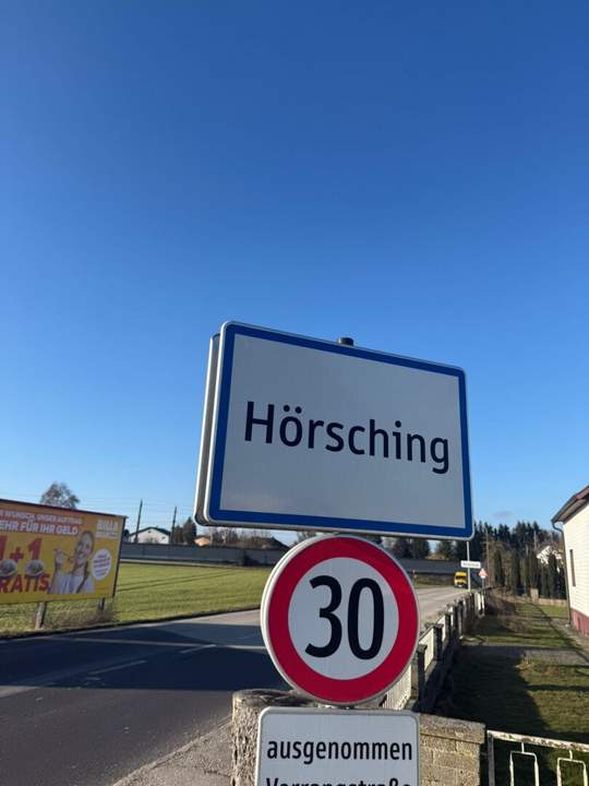 EIN sanierungsbedürftiges BESTANDSHAUS auf ZWEI gut geschnittenen BAUPARZELLEN