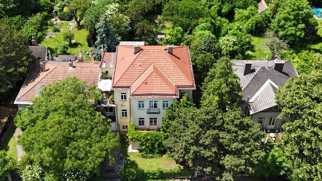 CHARMANTE ETAGE IM OBERGESCHOSS EINES ZWEIFAMILIENHAUSES TERRASSE & GROSSER GARTEN - DOGS WELCOME