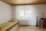 Sehr gepflegtes Einfamilienhaus in Ruhelage - voll unterkellerter Bungalow, Doppelgarage GENERALSANIERT