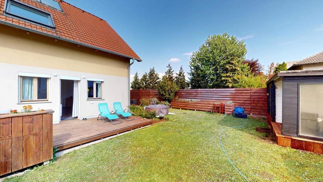 Doppelhaushälfte in Seyring – 106 m² Wfl., 380 m² Grund, Garten