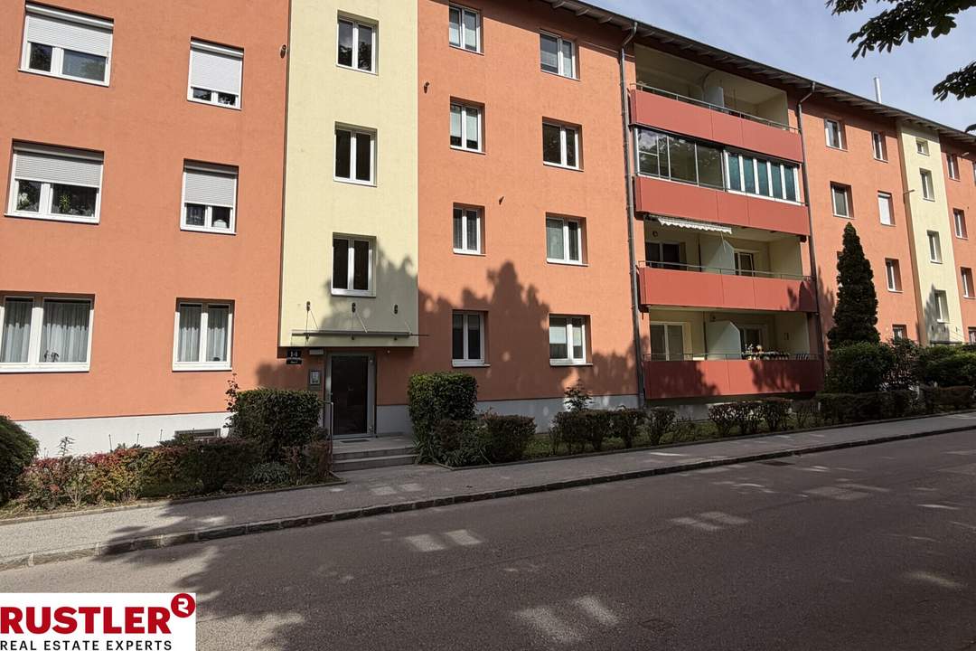 Attraktive Lage - Helle 3 Zimmer-Mietwohnung mit Loggia