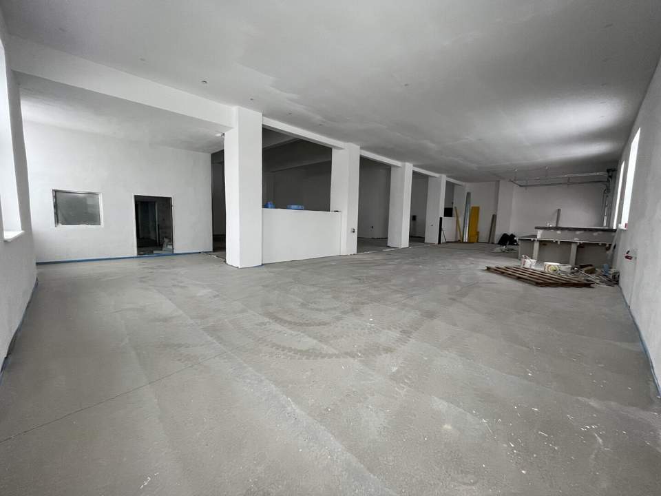 Helle PROVISIONSFREIE Gewerbehalle mit Verkaufsraumcharakter in 2601 Sollenau bald zu vermieten