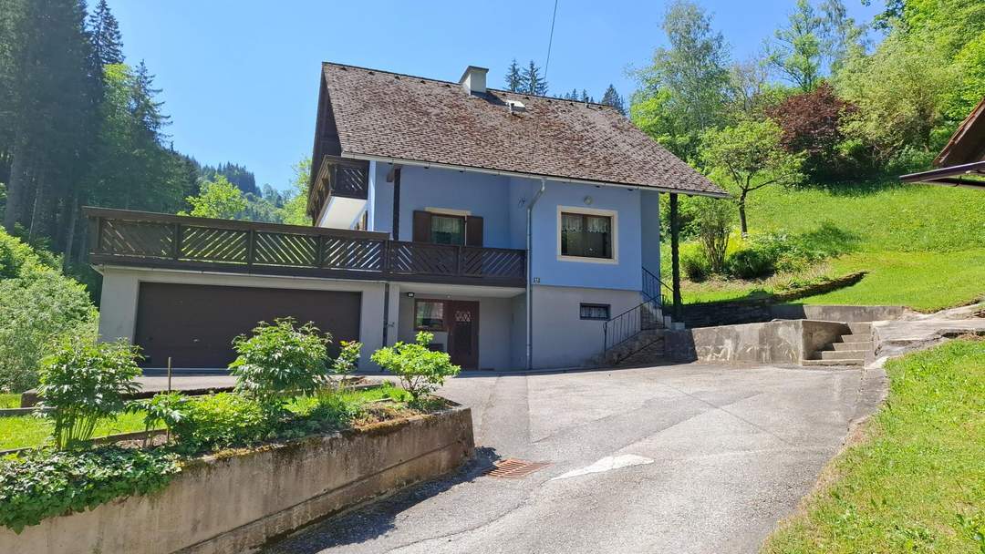 Einfamilienhaus in ruhiger Ortsrandlage im Grünen
