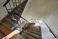 Klassisches Wiener Zinshaus mit ausgebautem Dachgeschoß in der Millergasse