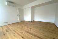 ERSTBEZUG, Salesianergasse, klimatisiertes 91 m2 Dachgeschoss mit 33 m2 Terrasse, Wohnküche, 2 Zimmer, Botschaftsviertel