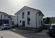 Modernes Einfamilienhaus mit Pool, Terrasse und großzügigem Garten