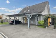 Klassisches Dreigiebelhaus mit eigenem Sonnen- Salar- Heizkraftwerk in Ruhelage an einer Sackgasse