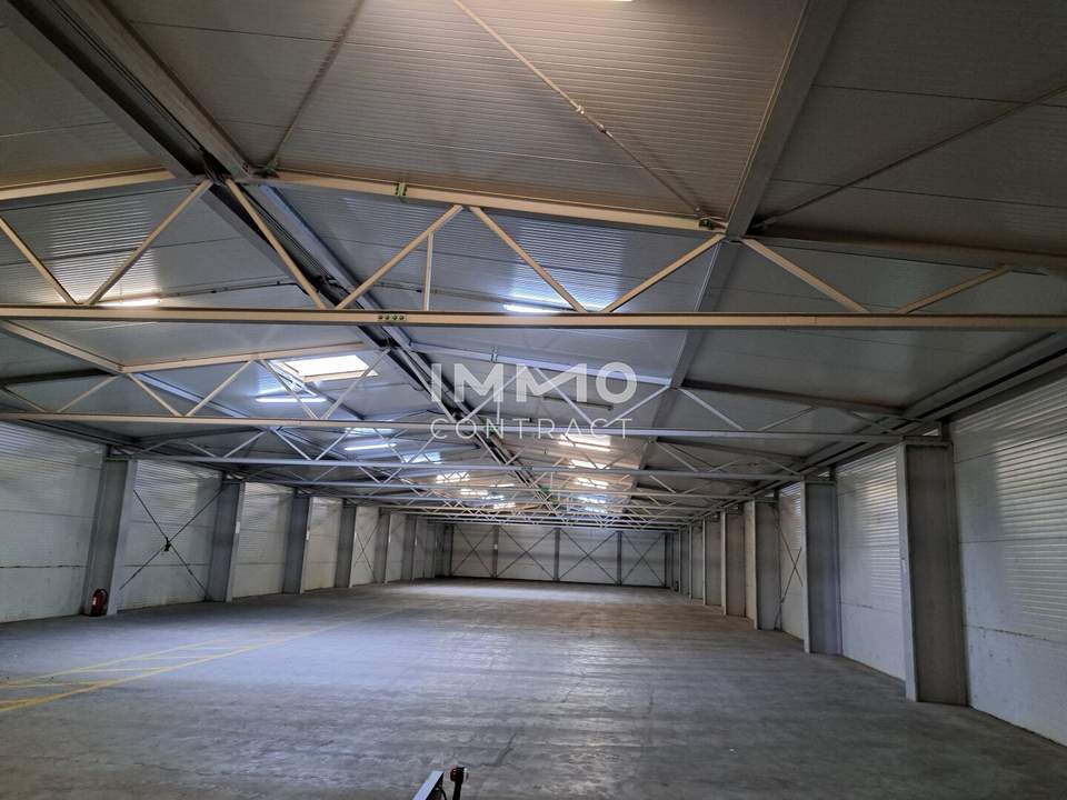 EINMALIGE 1100 m² LAGERHALLE im 1. Stock in Simmering !GREAT STORAGE WAREHOUSE WITH 1100 m² in Vienna 1110 !