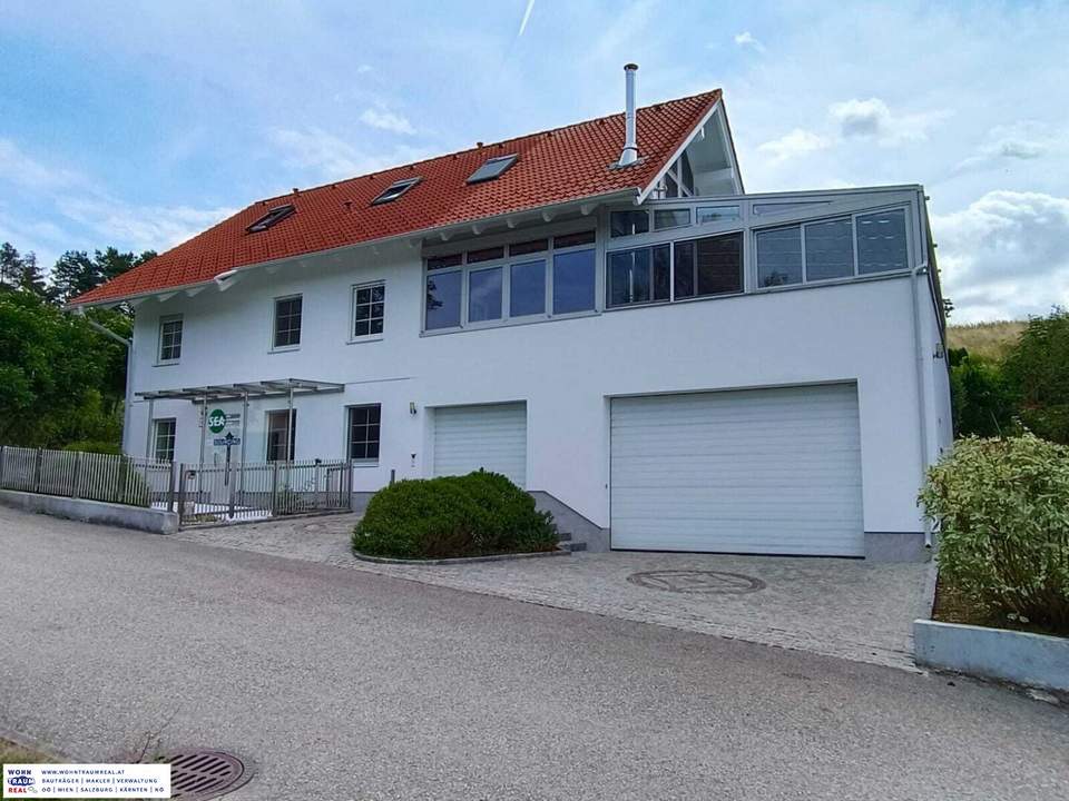 Exklusives Einfamilienhaus in Ruhelage mit Pool, Sauna &amp; Fernblick