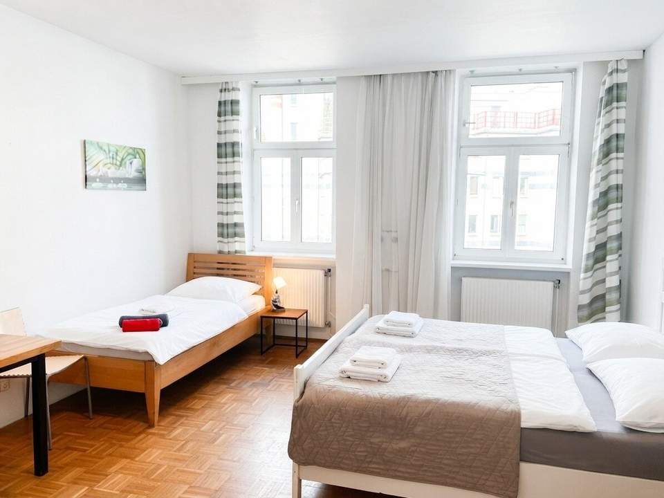 Charmanter Altbau mit Potenzial – teilsanierte Eigentumswohnungen zu attraktiven Kaufpreisen ! Jetzt Besichtigung vereinbaren !