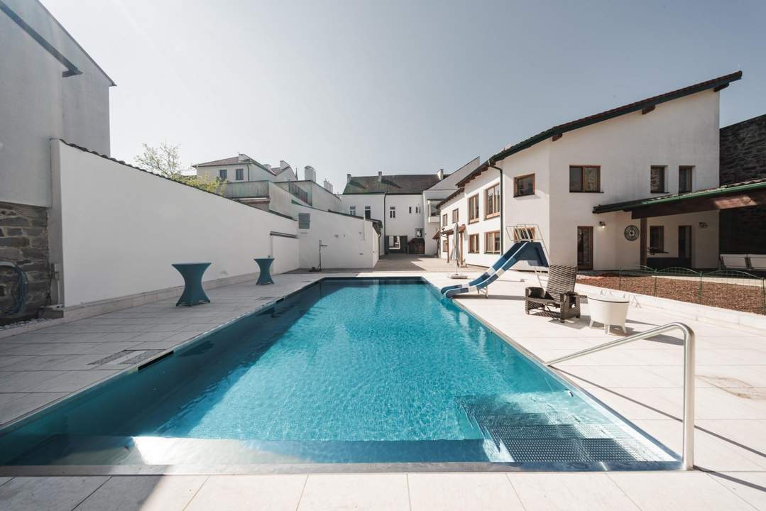 "Dein Stadthaus mit Luxus-Pool mitten in Waidhofen"