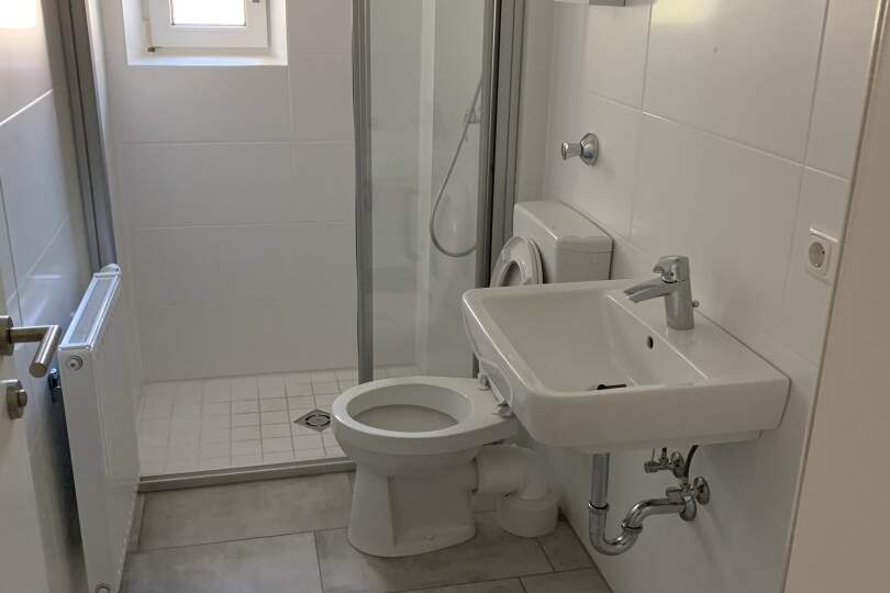 Neu, modern &amp; einzigartig - Wohnen mit Charakter in Steyr Münichholz! Umfassend sanierte 2 Zimmer-Wohnung mit außergewöhnlichem Grundriss, praktischem Abstellraum und Luxus-Badezimmer mit ebenerdiger Dusche!, Wohnung-miete, 604,51,€, 4400 Steyr(Stadt)