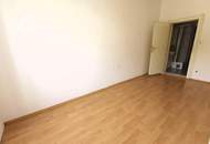 3 Zimmer Wohnung im 1. Stock zum Renovieren. Direkt gegenüber AKH.