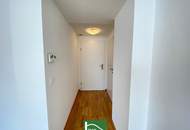 Modernisierte DG-Wohnung in ruhiger Spielstraße beim Familienplatz - Mit Einbauküche und Abstellraum - JETZT ANFRAGEN