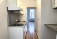 Großzügige sanierte 2-Zimmer-Altbauwohnung mit Potenzial und Ruhelage