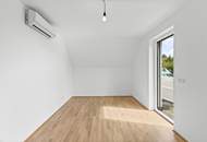 Summerfeeling, 25m² Sonnenterrasse, charmante, bezugsfertige 2 Zimmer Dachgeschoss Wohnung, neuwertiger TOP Zustand