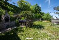 Gepflegtes Einfamilienhaus mit 2 Wohneinheiten, Garten/Terrasse &amp; 3 Garagen in sonnige Ruhelage!