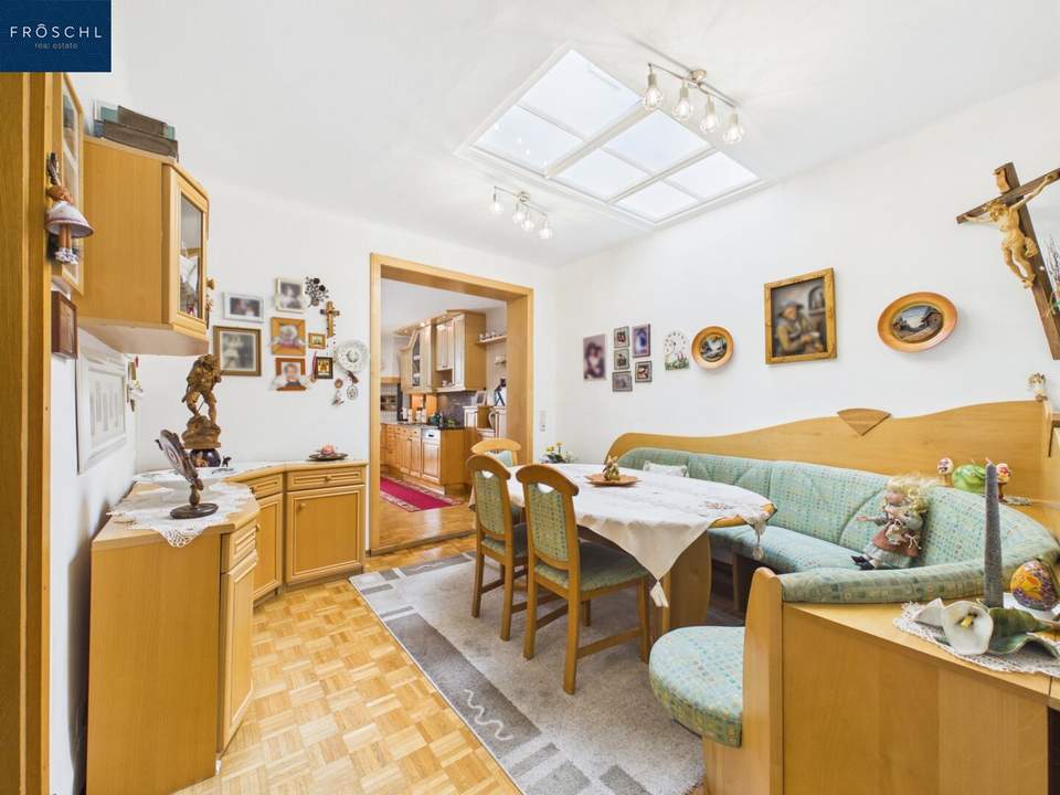 Historisches Wohnhaus mit großzügiger Nutzfläche und privatem Garten im Herzen des Stadtzentrums