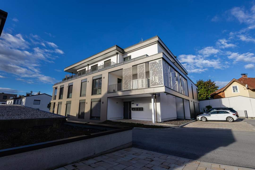 Moderne, vermietete 2-Zimmer-Wohnung mit Balkon &amp; Tiefgarage