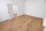 Frisch sanierte 2-Zimmer-Wohnung mit sensationellen 33 m² zusätzlicher Lagerfläche! + Beste Infrastruktur + Traumhaftes Altbauhaus + Jetzt zugreifen!