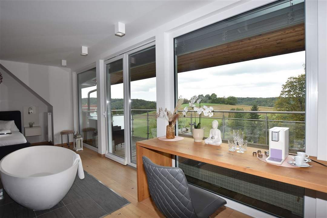 Bezauberndes und top ausgestattetes Boutique Hotel mit 4 romantischen Suiten, 18 Zimmern und einer Betreiberwohnung