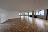 110m2 Saal zur individuellen Nutzung!