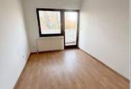 Drei Zimmer Wohnung mit Balkon und Stellplatz!