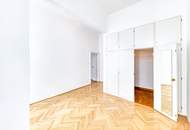 Klassische 4,5 Zimmer Altbauwohnung im Botschaftsviertel