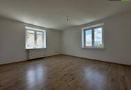 geräumige Wohnung mit Küche &amp; Parkplatz direkt vor dem Wohnhaus